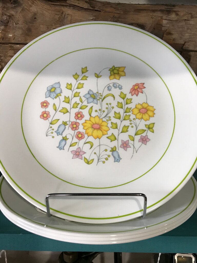 Corelle Spring Meadow 4 dinner plates