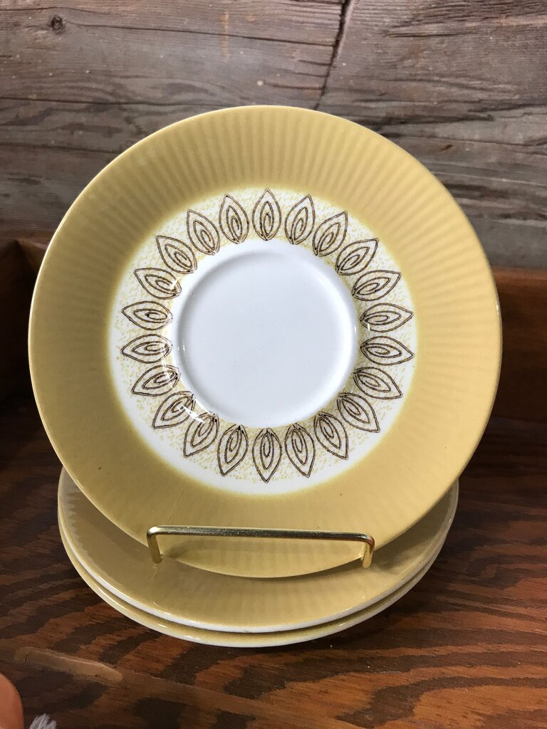 Vintage Homer Laughlin “Mailbu” saucers