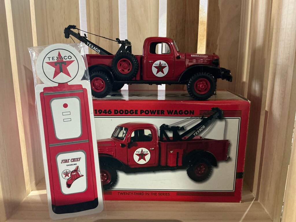 Texaco 1946 Dodge Power Wagon Toy Truck