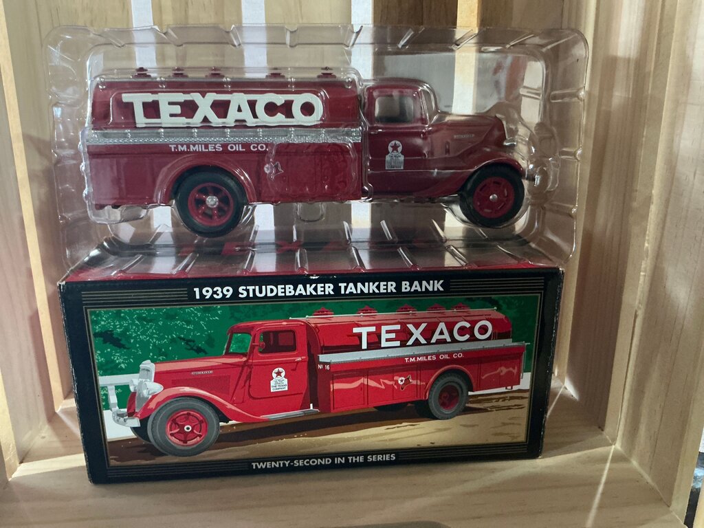 1939 Studebaker Texaco Tanker Bank