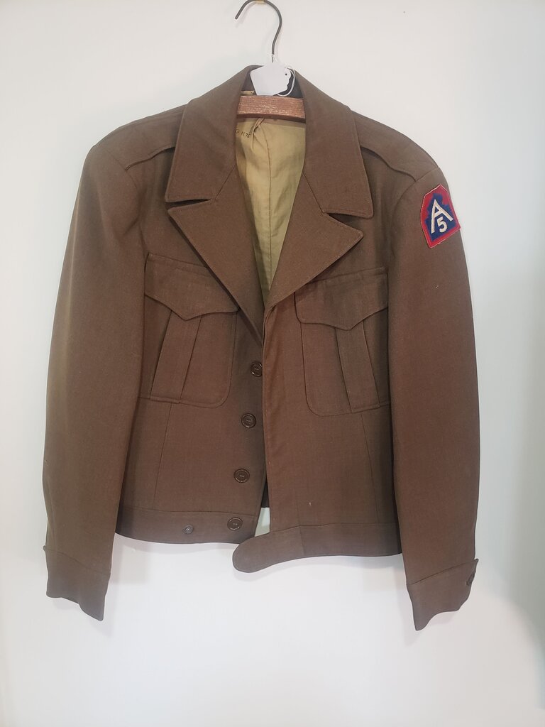 WWll Ike Jacket W/ 5th Army Patch