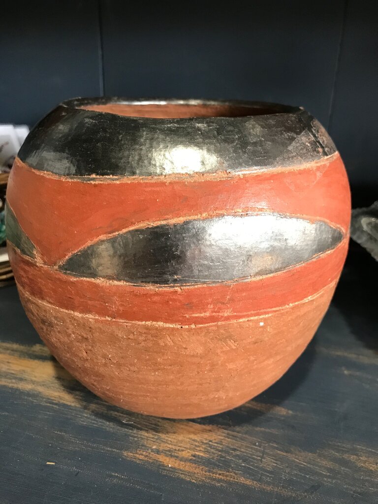 Makarunga Vase