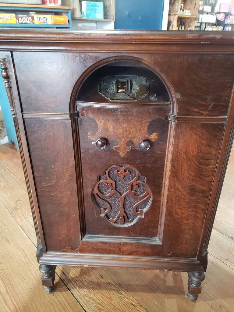Antique Zenith Radio