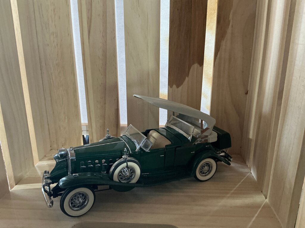 1932 Danbury Mint 1:24 Scale Cadillacs V-16 Sport