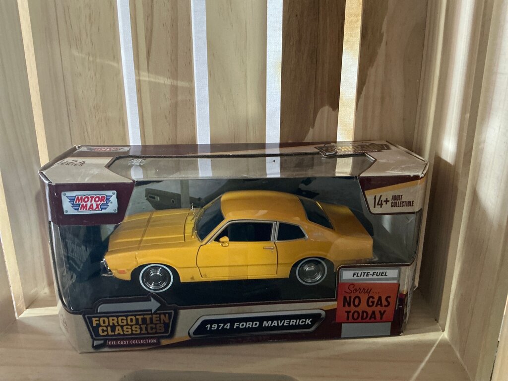 Motor Max 1974 Ford Maverick Die-Cast Collectible